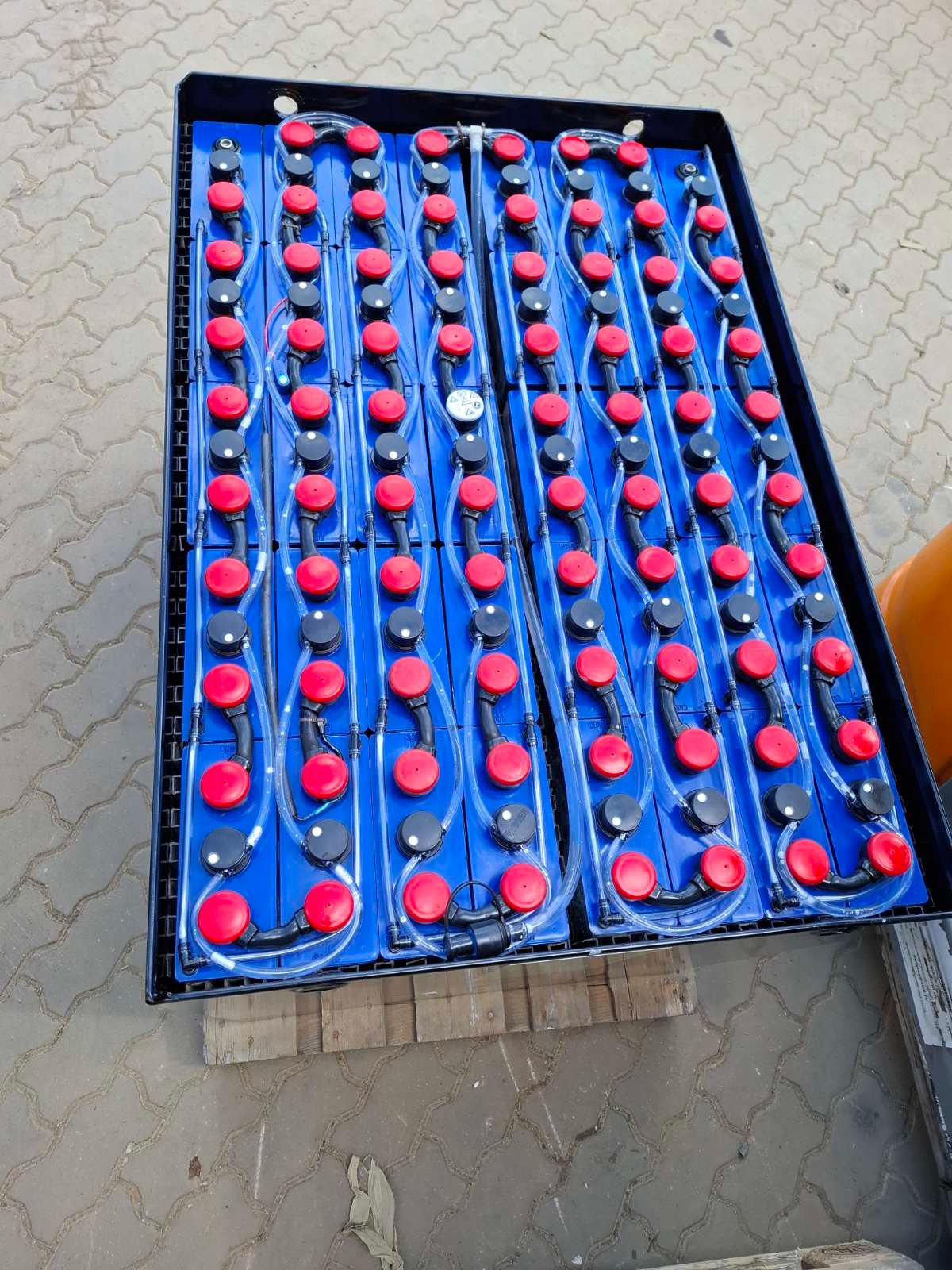 Eladó használt,80V 620Ah Hawker akkumulátor AQ és EUW rendszerrel-image